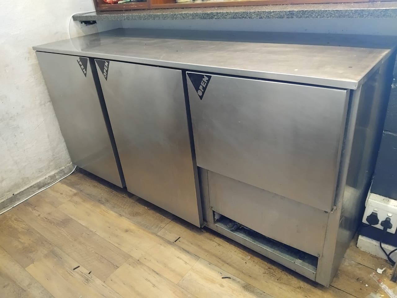 Cold room installation